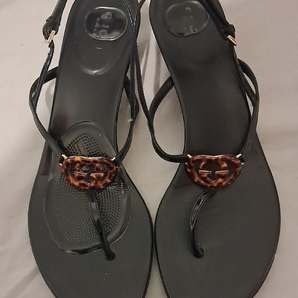 Gucci Black and Brown Sandals with Elegant Design
